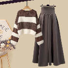 セーター+コーヒー/スカート
