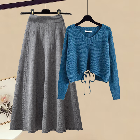 ブルー/セーター+グレー／スカート
