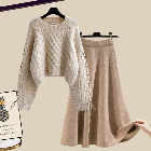 アプリコットセーター+ ブラウンスカート